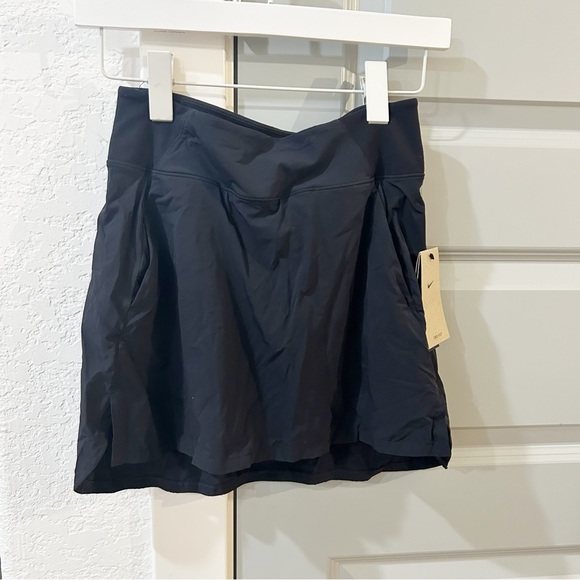 NWT Nike Dri-FIT Bliss Mid-Rise Training Skort - Picture 2 of 5